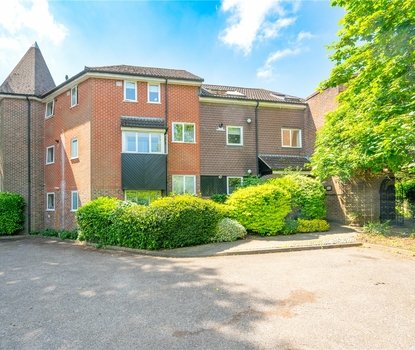 1 Bedroom Apartment For SaleApartment For Sale in Avenue Road, St. Albans, Hertfordshire - Collinson Hall