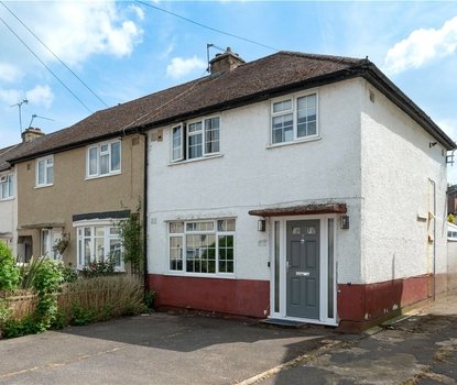 3 Bedroom House For SaleHouse For Sale in Coombes Road, London Colney, Hertfordshire - Collinson Hall