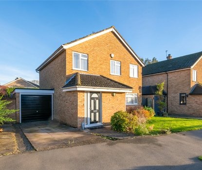 4 Bedroom House For SaleHouse For Sale in Hawthorn Way, St. Albans, Hertfordshire - Collinson Hall