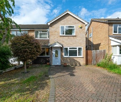 4 Bedroom House To LetHouse To Let in Maplefield, Park Street, St. Albans - Collinson Hall