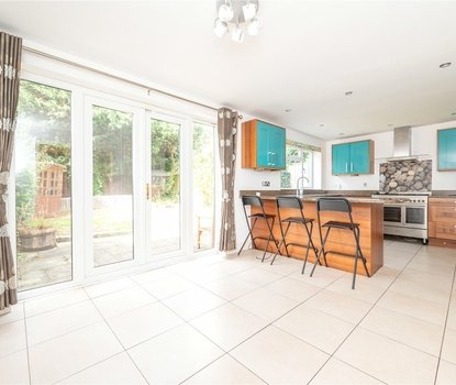 4 Bedroom House To LetHouse To Let in Maplefield, Park Street, St. Albans - Collinson Hall