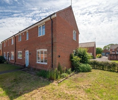 3 Bedroom House Sold Subject to ContractHouse Sold Subject to Contract in Wynches Farm Drive, St. Albans, Hertfordshire - Collinson Hall