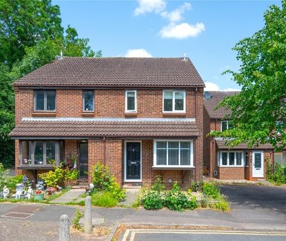1 Bedroom House For SaleHouse For Sale in Wynchlands Crescent, St. Albans, Hertfordshire - Collinson Hall