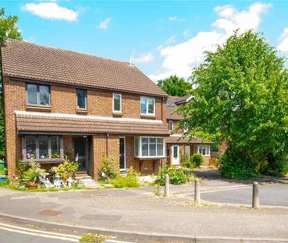 1 Bedroom House For SaleHouse For Sale in Wynchlands Crescent, St. Albans, Hertfordshire - Collinson Hall