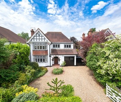 4 Bedroom House For SaleHouse For Sale in Woodstock Road North, St. Albans, Hertfordshire - Collinson Hall