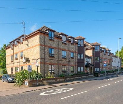 1 Bedroom Apartment For SaleApartment For Sale in Beaumonds, Upper Marlborough Road, St. Albans - Collinson Hall