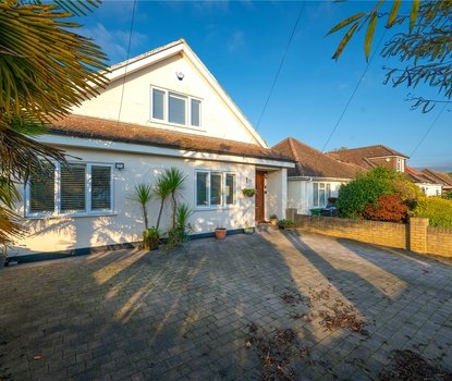 4 Bedroom House For SaleHouse For Sale in South Riding, Bricket Wood, St. Albans - Collinson Hall