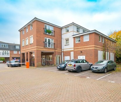 2 Bedroom Apartment For SaleApartment For Sale in Russet Drive, St. Albans, Hertfordshire - Collinson Hall