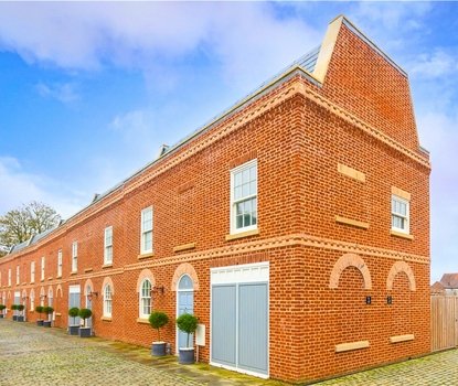 3 Bedroom House Sold Subject to ContractHouse Sold Subject to Contract in Bowgate Mews, St. Peters Close, St. Albans - Collinson Hall