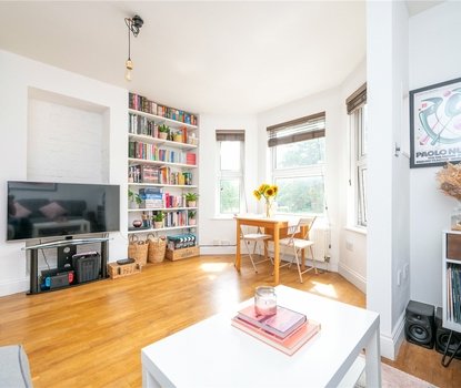 1 Bedroom Apartment For SaleApartment For Sale in Hatfield Road, St. Albans, Hertfordshire - Collinson Hall