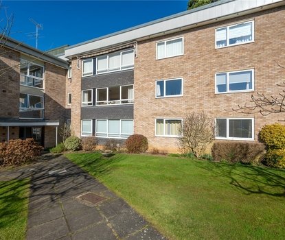 2 Bedroom Apartment For SaleApartment For Sale in The Dell, St. Albans, Hertfordshire - Collinson Hall