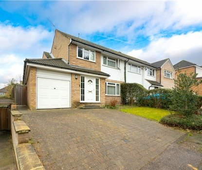 4 Bedroom House For SaleHouse For Sale in Field View Rise, Bricket Wood, St. Albans - Collinson Hall