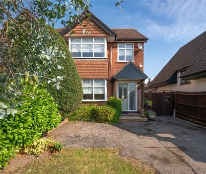 4 Bedroom House For SaleHouse For Sale in Mount Pleasant Lane, Bricket Wood, St. Albans - Collinson Hall