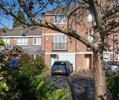 3 Bedroom House For SaleHouse For Sale in Lynch Court, Princess Diana Drive, St. Albans - Collinson Hall
