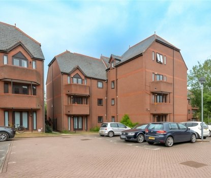 2 Bedroom Apartment For SaleApartment For Sale in Ashtree Court, Granville Road, St. Albans - Collinson Hall