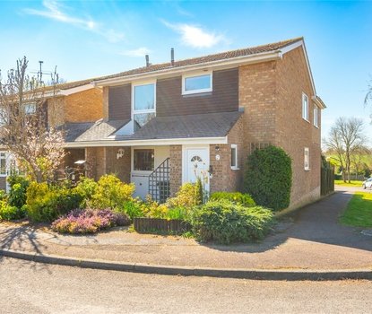 4 Bedroom House Sold Subject to ContractHouse Sold Subject to Contract in Hadrian Close, St. Albans, Hertfordshire - Collinson Hall