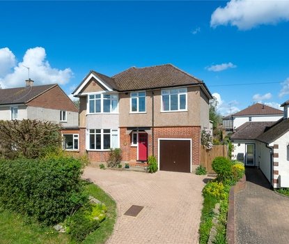 4 Bedroom House For SaleHouse For Sale in Green Lane, St. Albans, Hertfordshire - Collinson Hall
