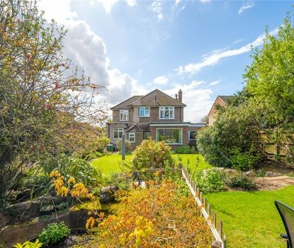 4 Bedroom House For SaleHouse For Sale in Green Lane, St. Albans, Hertfordshire - Collinson Hall