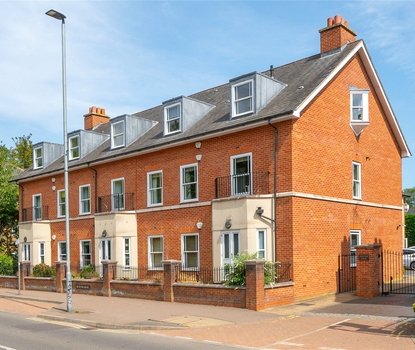 2 Bedroom Apartment For SaleApartment For Sale in Holywell Hill, St. Albans, Hertfordshire - Collinson Hall