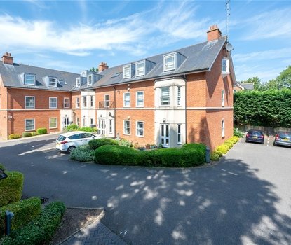 2 Bedroom Apartment For SaleApartment For Sale in Holywell Hill, St. Albans, Hertfordshire - Collinson Hall
