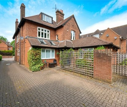 1 Bedroom Apartment For SaleApartment For Sale in Beaconsfield Road, St. Albans, Hertfordshire - Collinson Hall