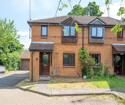 3 Bedroom House Sold Subject to ContractHouse Sold Subject to Contract in Mercers Row, St. Albans, Hertfordshire - Collinson Hall