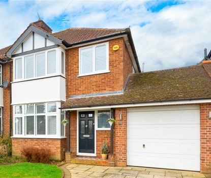 3 Bedroom House For SaleHouse For Sale in Stanley Avenue, St. Albans, Hertfordshire - Collinson Hall