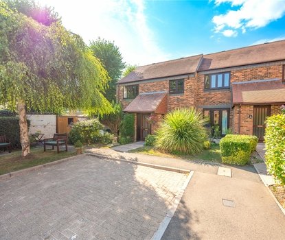 2 Bedroom Apartment For SaleApartment For Sale in Belmont Hill, St. Albans, Hertfordshire - Collinson Hall