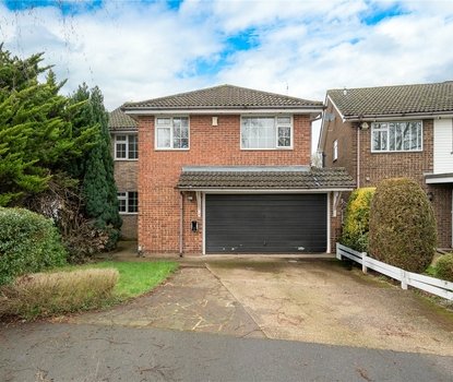 5 Bedroom House For SaleHouse For Sale in Noke Side, St. Albans, Hertfordshire - Collinson Hall