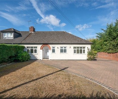 4 Bedroom Bungalow LetBungalow Let in Watford Road, St. Albans, Hertfordshire - Collinson Hall