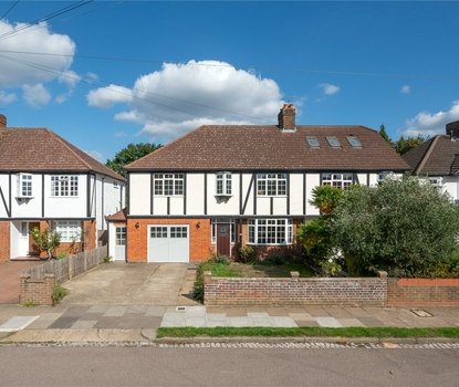 5 Bedroom House Sold Subject to ContractHouse Sold Subject to Contract in Tavistock Avenue, St. Albans, Hertfordshire - Collinson Hall