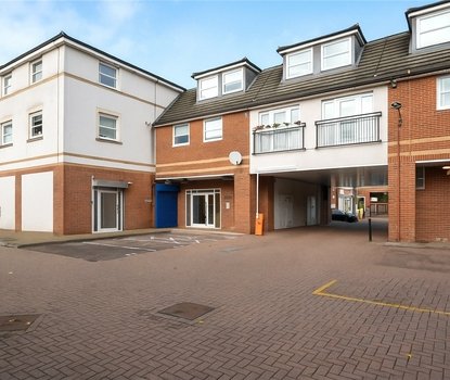 2 Bedroom Apartment For SaleApartment For Sale in Russet Drive, St. Albans, Hertfordshire - Collinson Hall