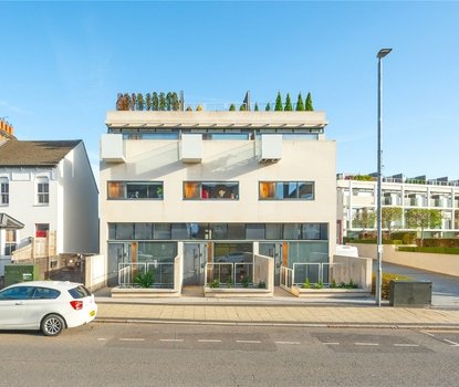 2 Bedroom Apartment For SaleApartment For Sale in London Road, St. Albans, Hertfordshire - Collinson Hall