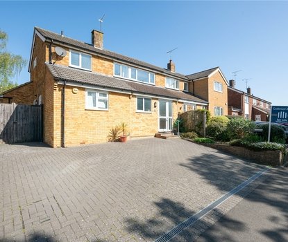 4 Bedroom House For SaleHouse For Sale in Sandpit Lane, St. Albans, Hertfordshire - Collinson Hall