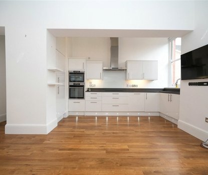 3 Bedroom House For SaleHouse For Sale in Cadoxton Place, 29 Avenue Road, St. Albans - Collinson Hall