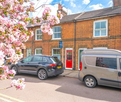 2 Bedroom House For SaleHouse For Sale in Sandridge Road, St. Albans, Hertfordshire - Collinson Hall