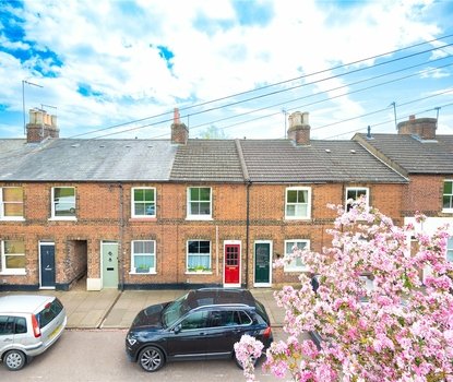 2 Bedroom House For SaleHouse For Sale in Sandridge Road, St. Albans, Hertfordshire - Collinson Hall