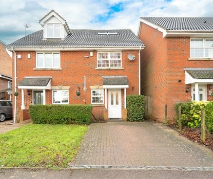 3 Bedroom House For SaleHouse For Sale in Holyrood Crescent, St. Albans, Hertfordshire - Collinson Hall