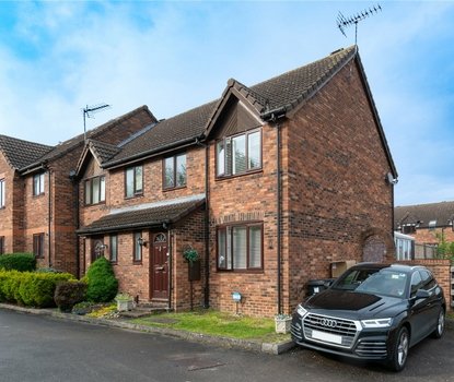 3 Bedroom House For SaleHouse For Sale in Harvesters, St. Albans, Hertfordshire - Collinson Hall