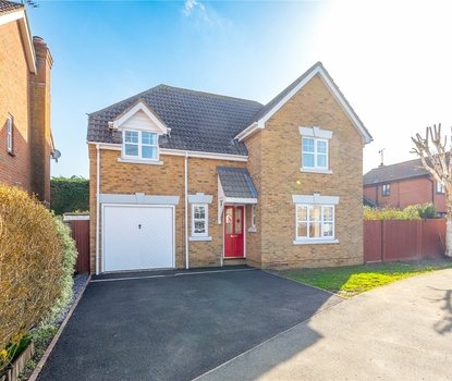 3 Bedroom House Sold Subject to ContractHouse Sold Subject to Contract in Long Fallow, St. Albans, Hertfordshire - Collinson Hall
