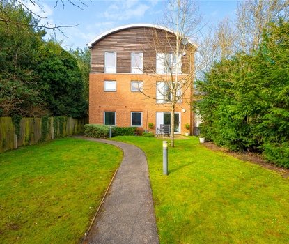 2 Bedroom Apartment For SaleApartment For Sale in Hatfield Road, St. Albans, Hertfordshire - Collinson Hall