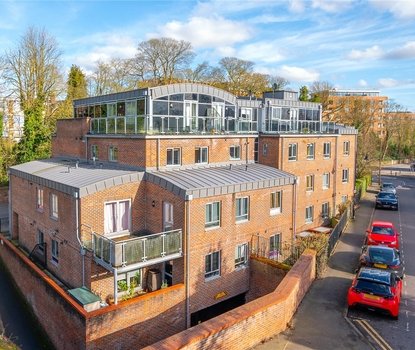 2 Bedroom Apartment For SaleApartment For Sale in London Road, St. Albans, Hertfordshire - Collinson Hall