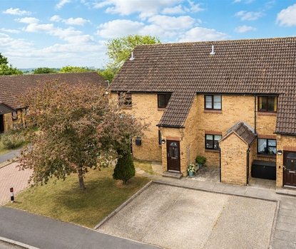 2 Bedroom Maisonette For SaleMaisonette For Sale in De Havilland Way, Abbots Langley, Hertfordshire - Collinson Hall