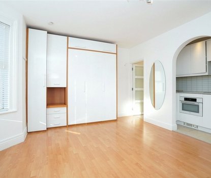 Apartment For Sale in Cambridge Road, St. Albans, Hertfordshire - Collinson Hall