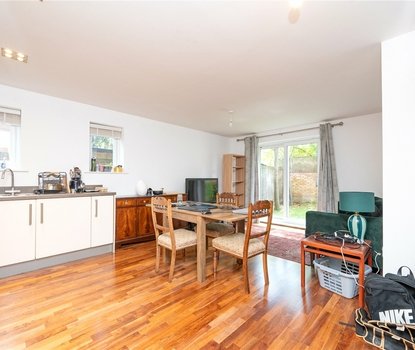 2 Bedroom Apartment LetApartment Let in Sanders Place, Camp Road, St. Albans - Collinson Hall