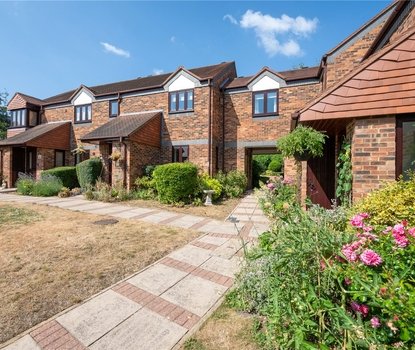 1 Bedroom Maisonette For SaleMaisonette For Sale in Belmont Hill, St. Albans, Hertfordshire - Collinson Hall