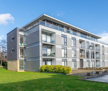 2 Bedroom Apartment LetApartment Let in Newsom Place, Lemsford Road, St. Albans - Collinson Hall