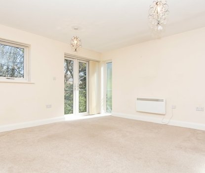 2 Bedroom Apartment To LetApartment To Let in Old Watford Road, Bricket Wood, St. Albans - Collinson Hall