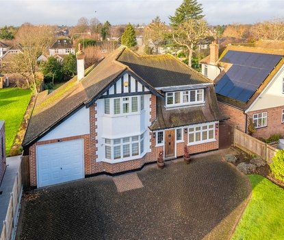 4 Bedroom House For SaleHouse For Sale in Beaumont Avenue, St. Albans - Collinson Hall