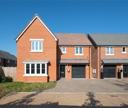 4 Bedroom House LetHouse Let in Hastings Close, Bricket Wood, St. Albans - Collinson Hall